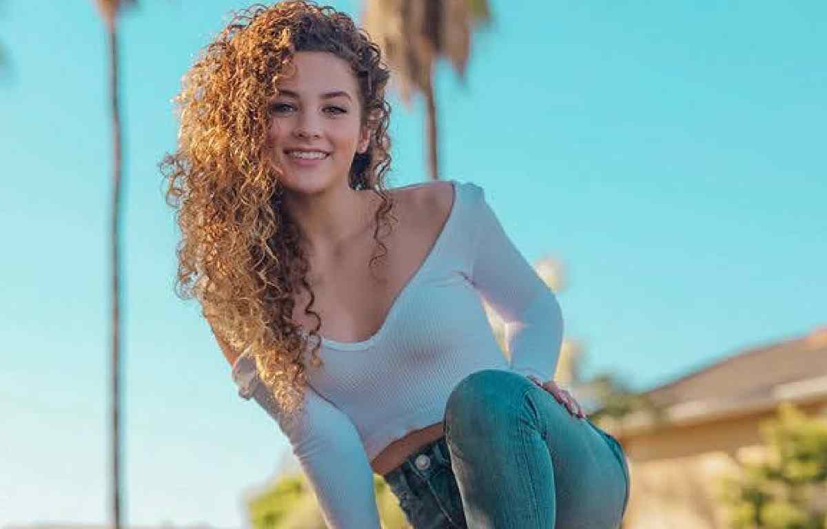 Sofie Dossi Wiki, Biography, Family, Career, Age, Net Worth, Instagram